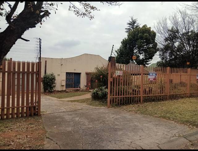 3 BEDROOM HOUSE FOR SALE IN GREENHILLS